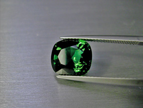 grüner turmalin chrom 5.02 ct. cushion