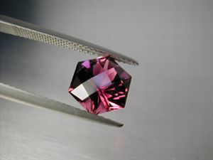 pink turmalin 2.62 ct. sechseck