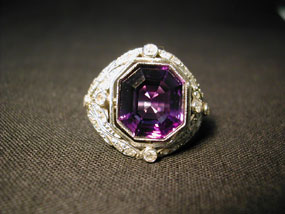 amethyst in platinring