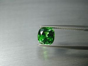 tsavorit 2.27 ct. cushion